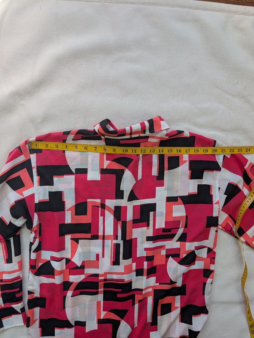 Karl Lagerfeld Women's Blouse Abstract Print Button Up Size M - Picture 14 of 17